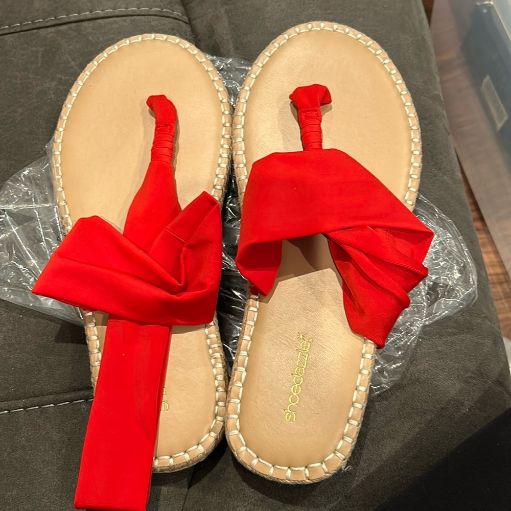 NWT Shoedazzle Amina stretchy thong sandal 12 wide